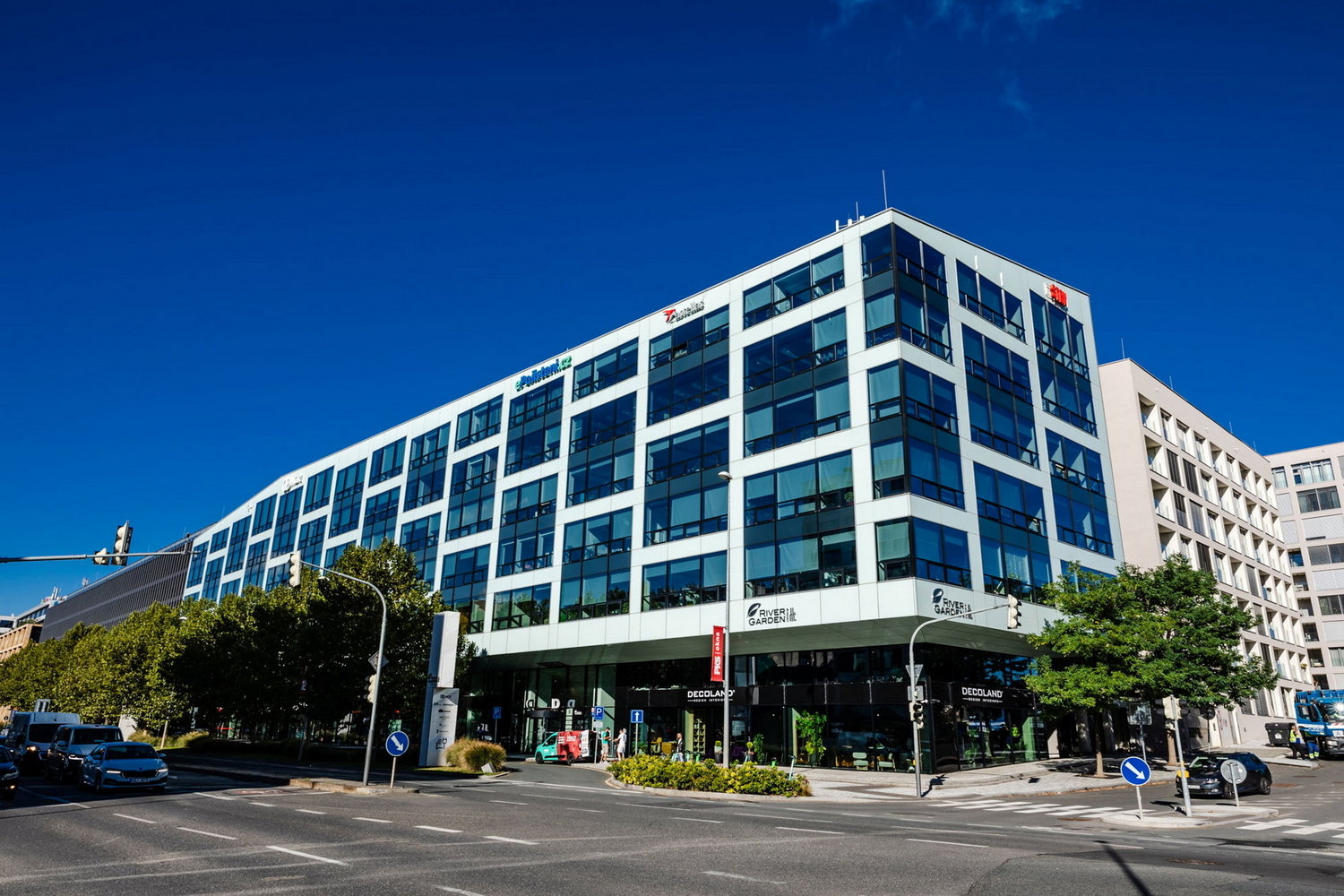 Budoucnost Rohanského nábřeží: Které firmy se chystají přijít – rohanskenabrezi.cz