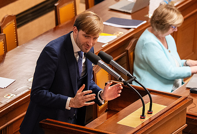 Poslanci se přou o přerozdělení peněz VZP mezi další zdravotní pojišťovny