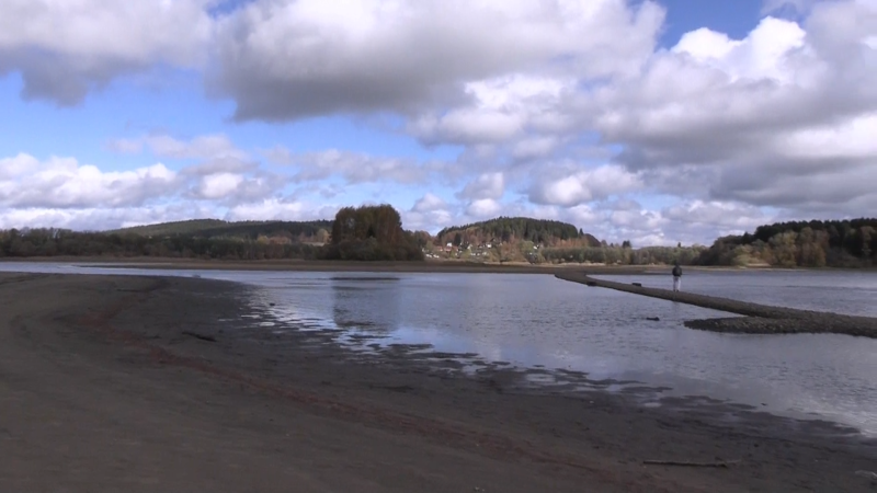 Lipno kvůli suchu ukazuje skrytou tvář. Unikátní výhled láká stovky lidí