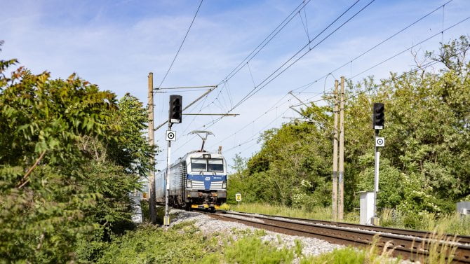 Operátoři zlepšují signál na českých železnicích. Rychlý internet bez výpadku přibývá na hlavních tazích